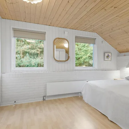 1 Bedroom In Blavand Feriehus